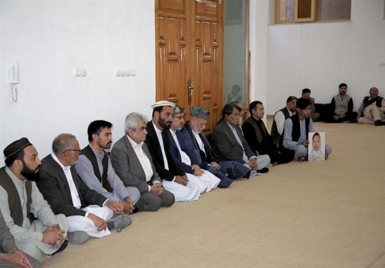 حامد کرزی: تمام مردم افغانستان در غم شهدای غرب کابل عزادار هستند