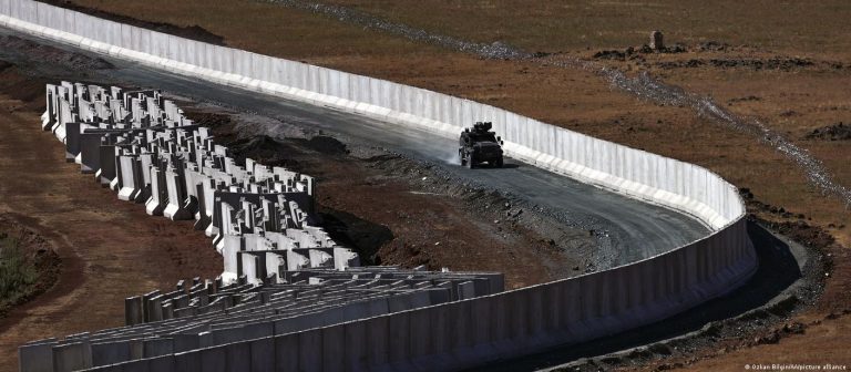 عبور از مرزهای ترکیه و یونان «بازی با مرگ و زندگی» است