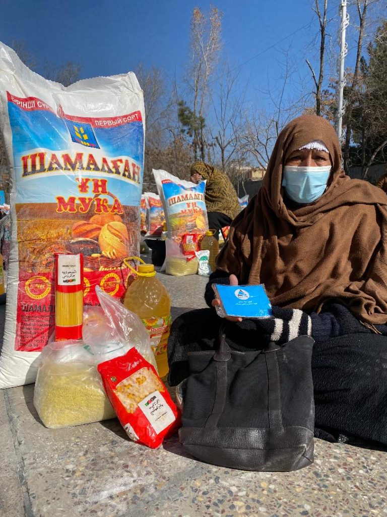 توزیع بسته‌های کمکی به 100 خانوادۀ نیازمند در کابل
