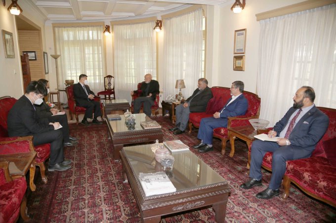Hamid Karzai Meets with Chinese Ambassador in Kabul, Stresses Need for Education