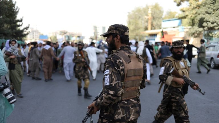فدراسیون بین‌المللی خبرنگاران: طالبان در تلاش ارعاب و ساکت‌ کردن رسانه‌های افغانستان هستند